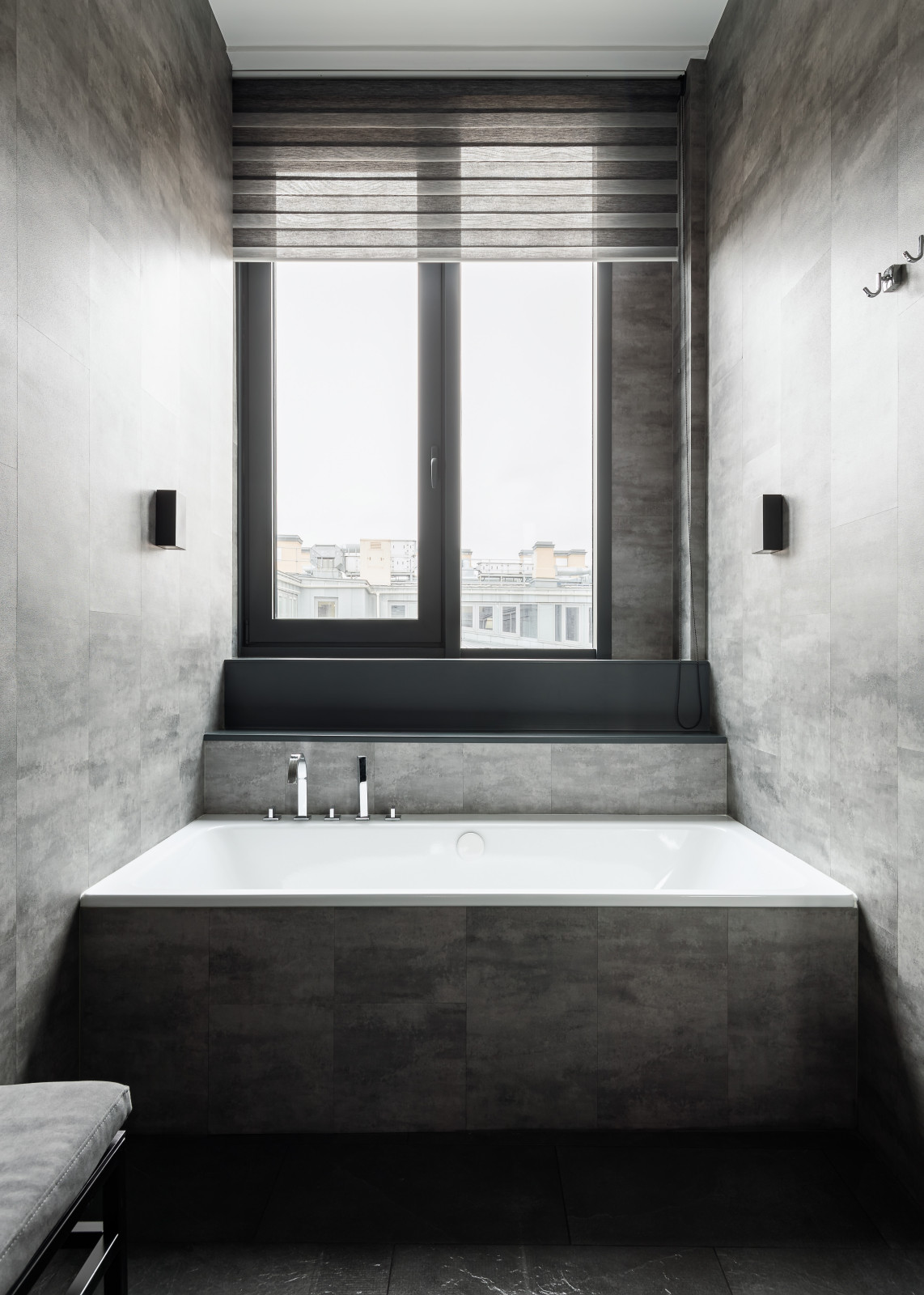 Квартира с видом на крыши Петербурга