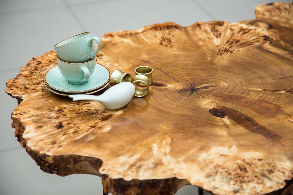 Журнальный столик из спилов капового Тополя