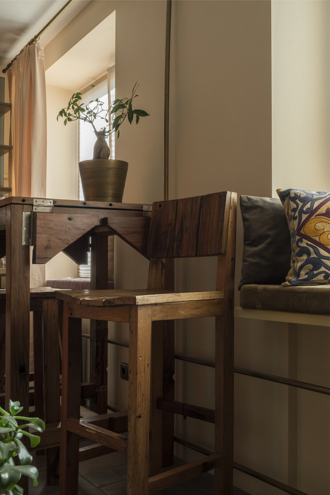 В гостях: Квартира 40 кв.м с мебелью, сделанной из старых лодок