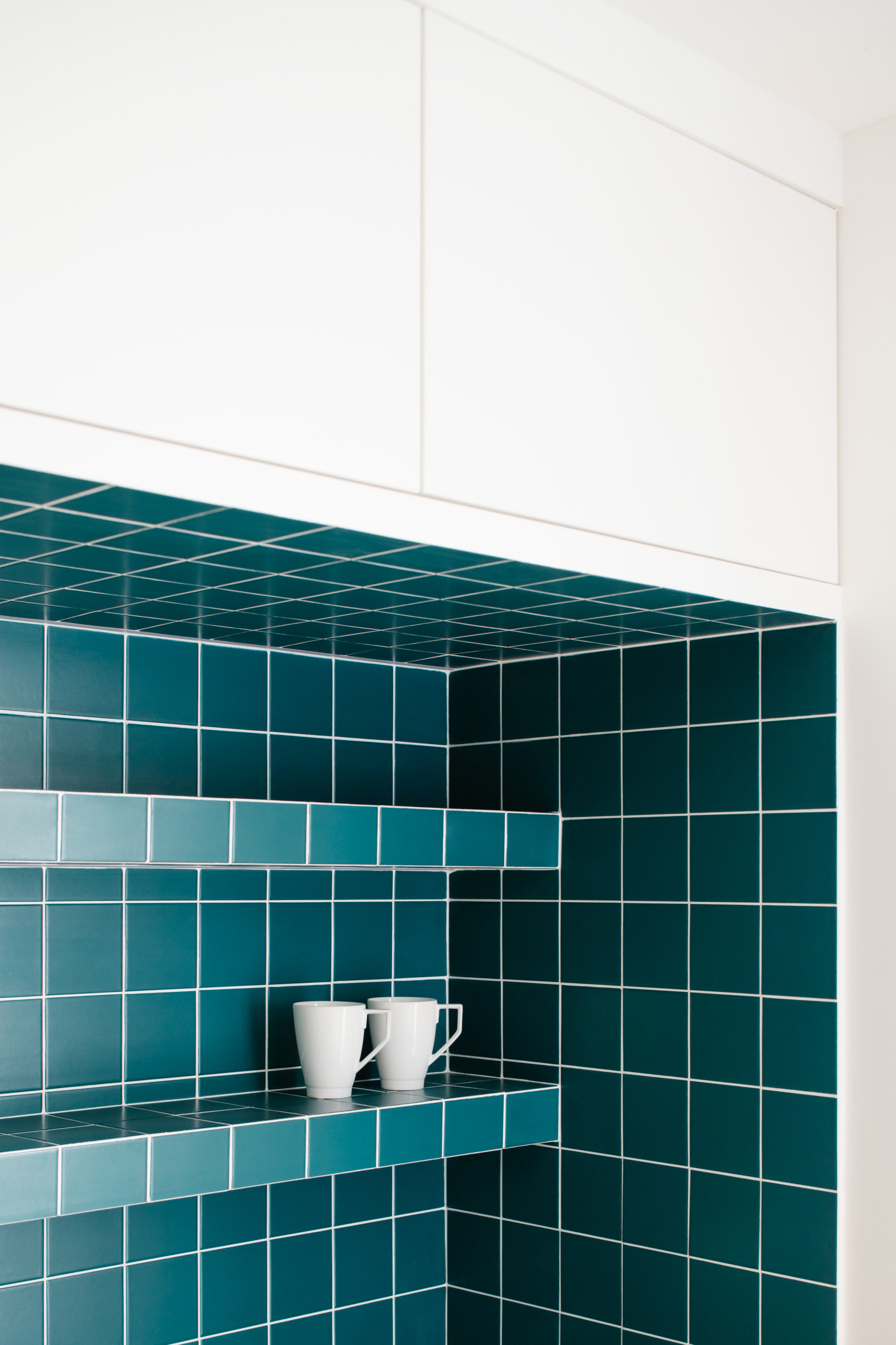 До и после: 16 кв.м — парижская студия с эффектной кухней