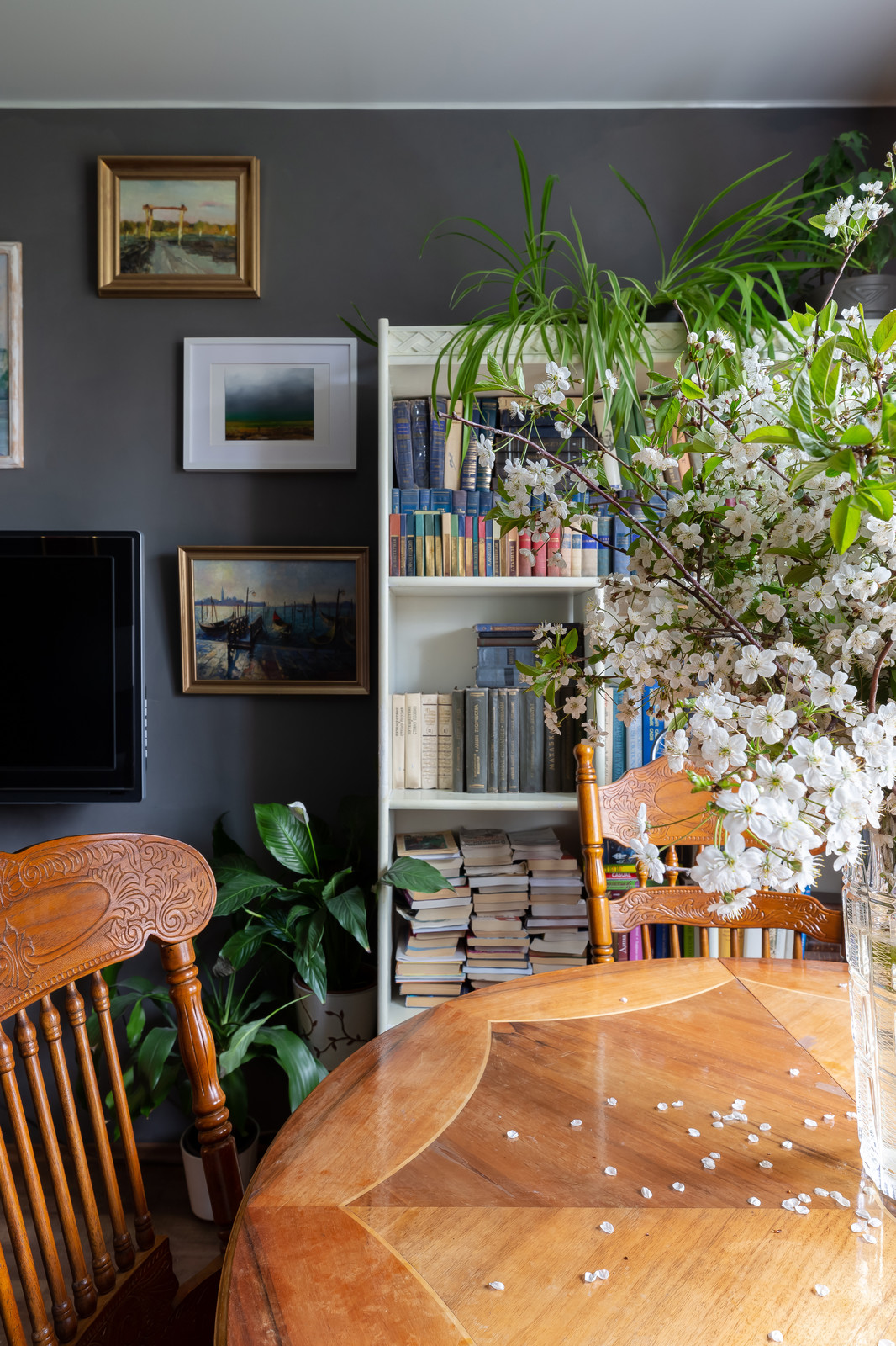 В гостях: Квартира в Петербурге, где у каждой комнаты свой цвет