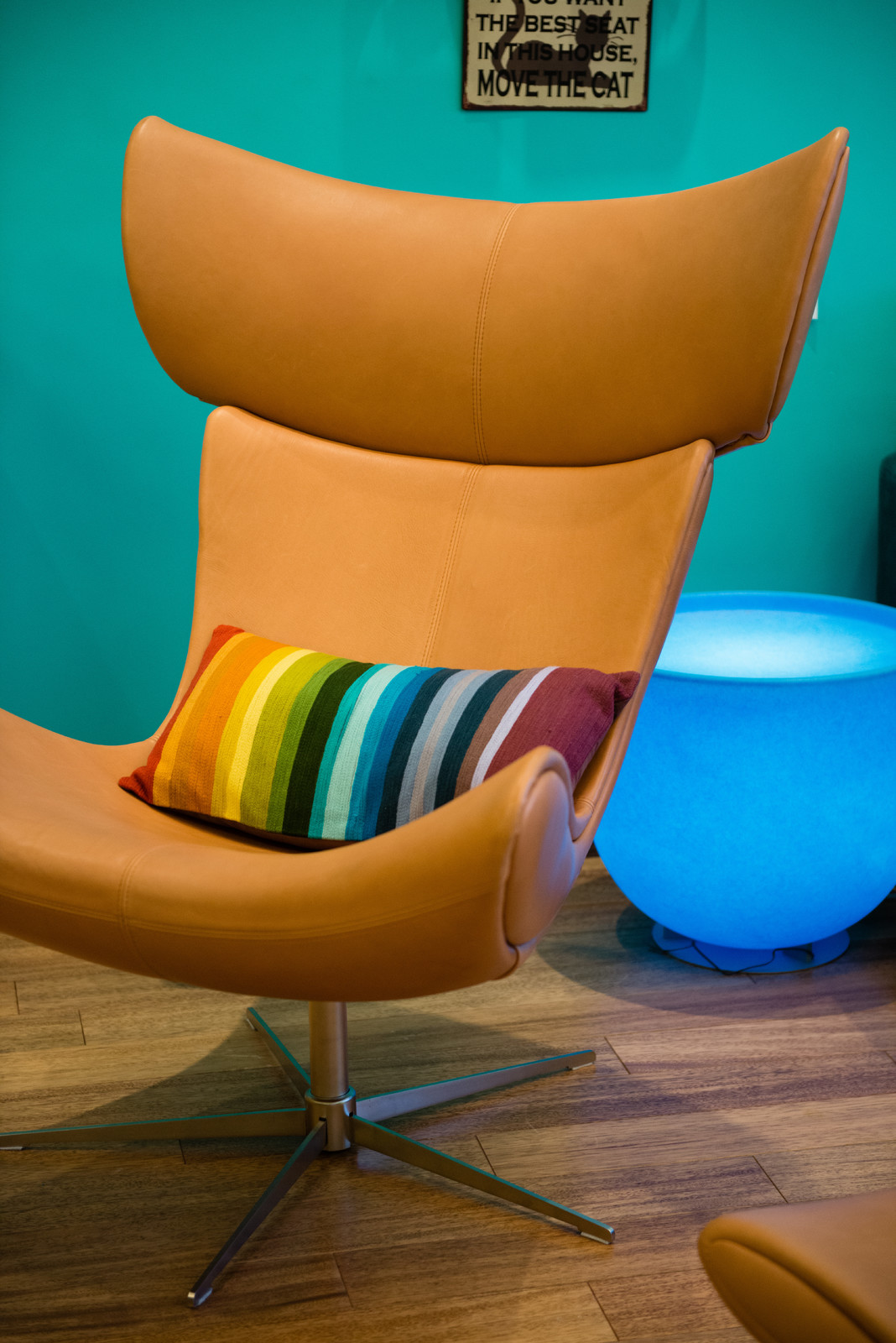 Кресло в гостиной