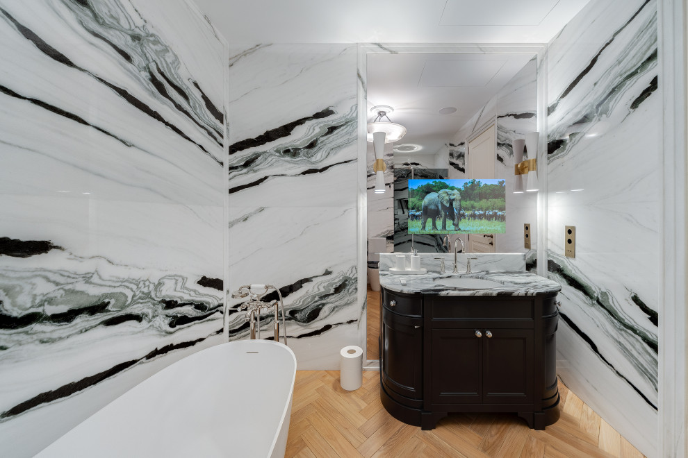 Телевизор в ванной на Котельнической