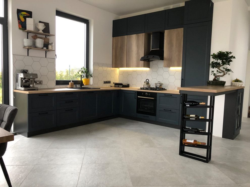 Серая кухня в современном стиле