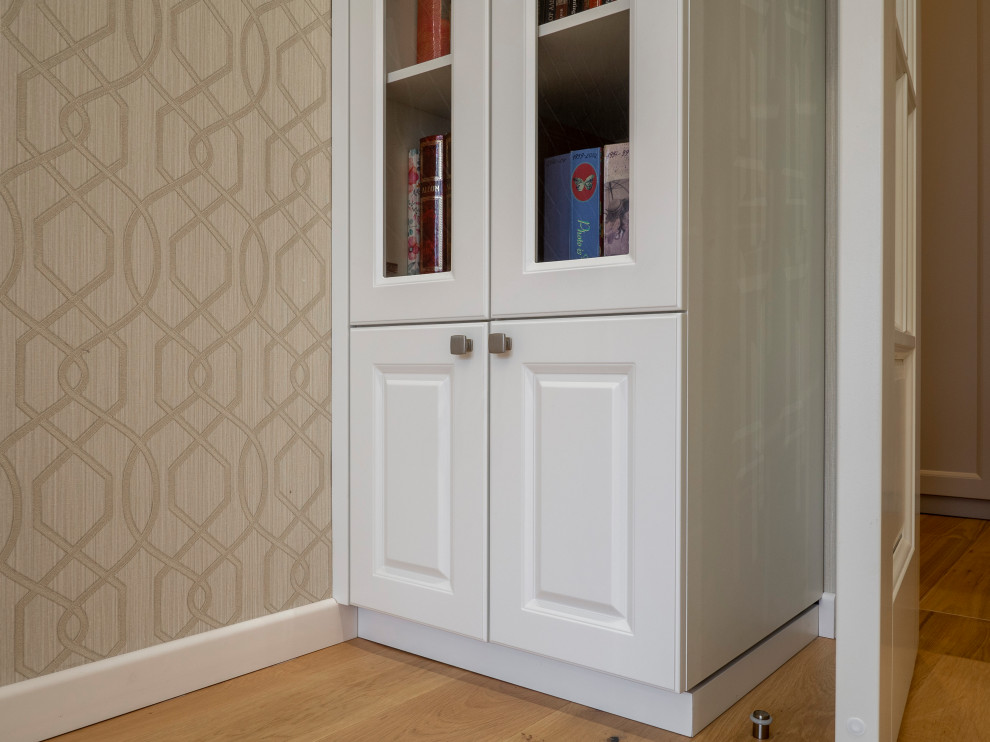 Меблировка спальни и кабинета в светло-мятном цвете