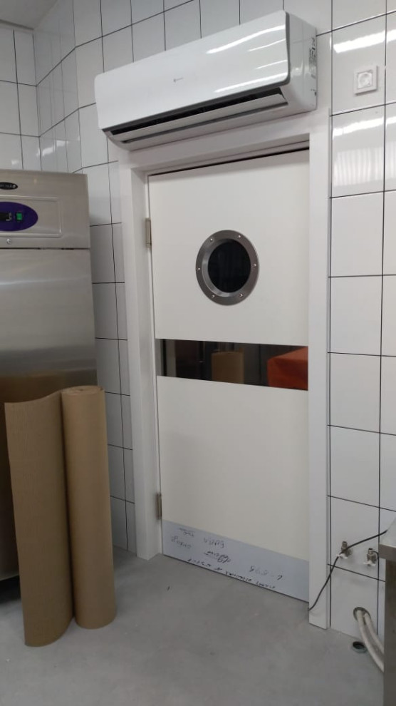 Двери для кафе и ресторанов