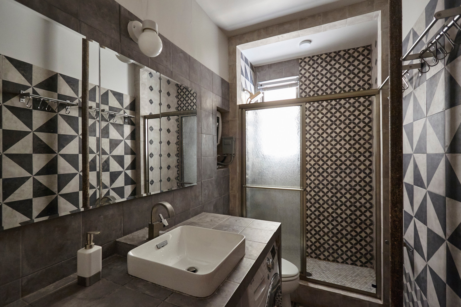 Обложка проекта: Uptown Transformer Apartment