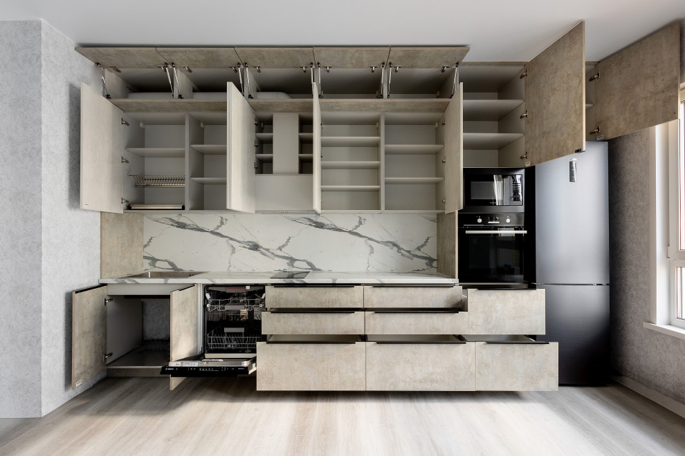 Широкая светлая кухня в современном лофт стиле с фасадами под камень