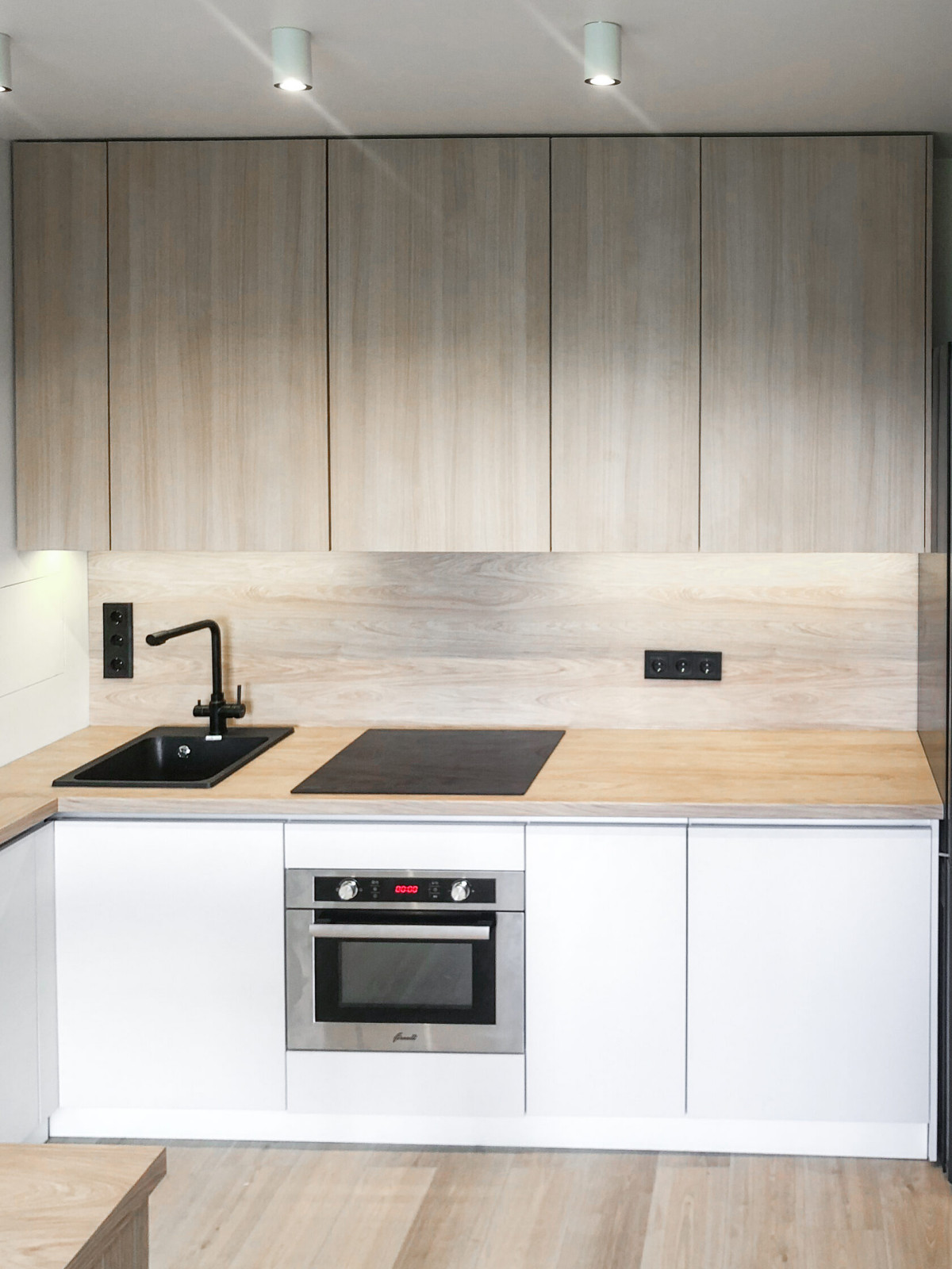 Обложка проекта: КУХНЯ "МИНДАЛЬ КРАЙОЛА"