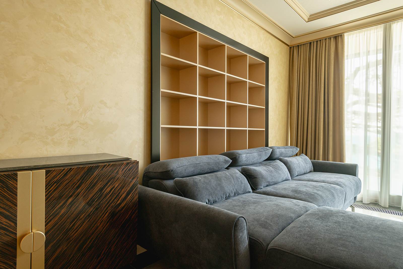 ЖК ЗАЗЕРКАЛЬЕ 407