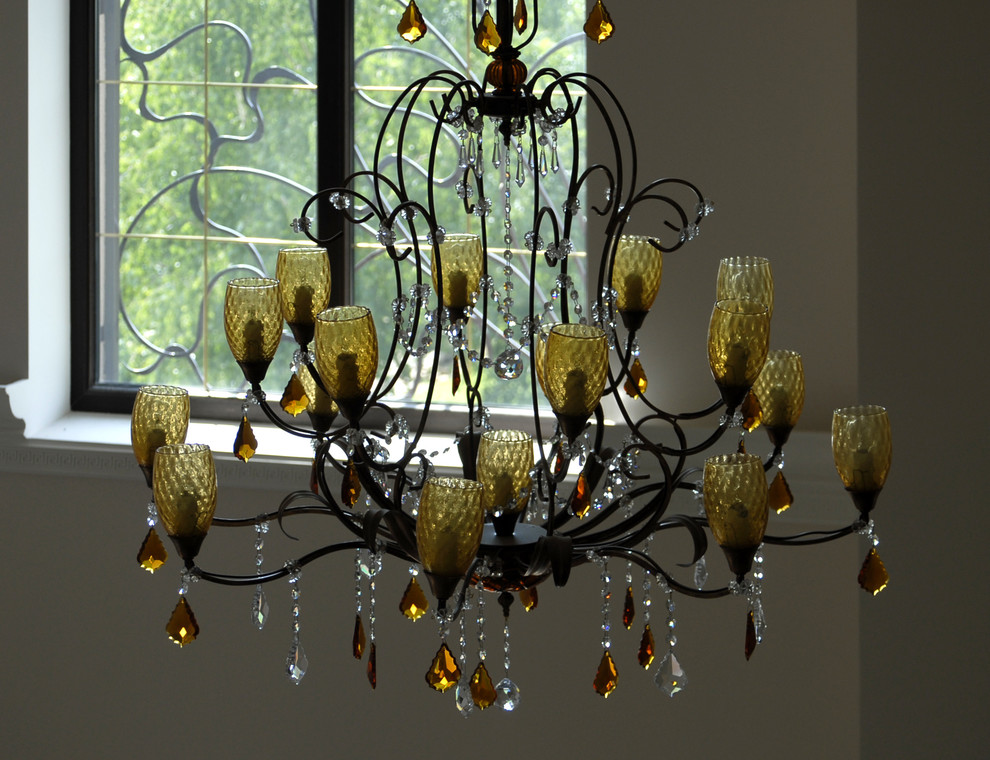 Люстра в гостиной