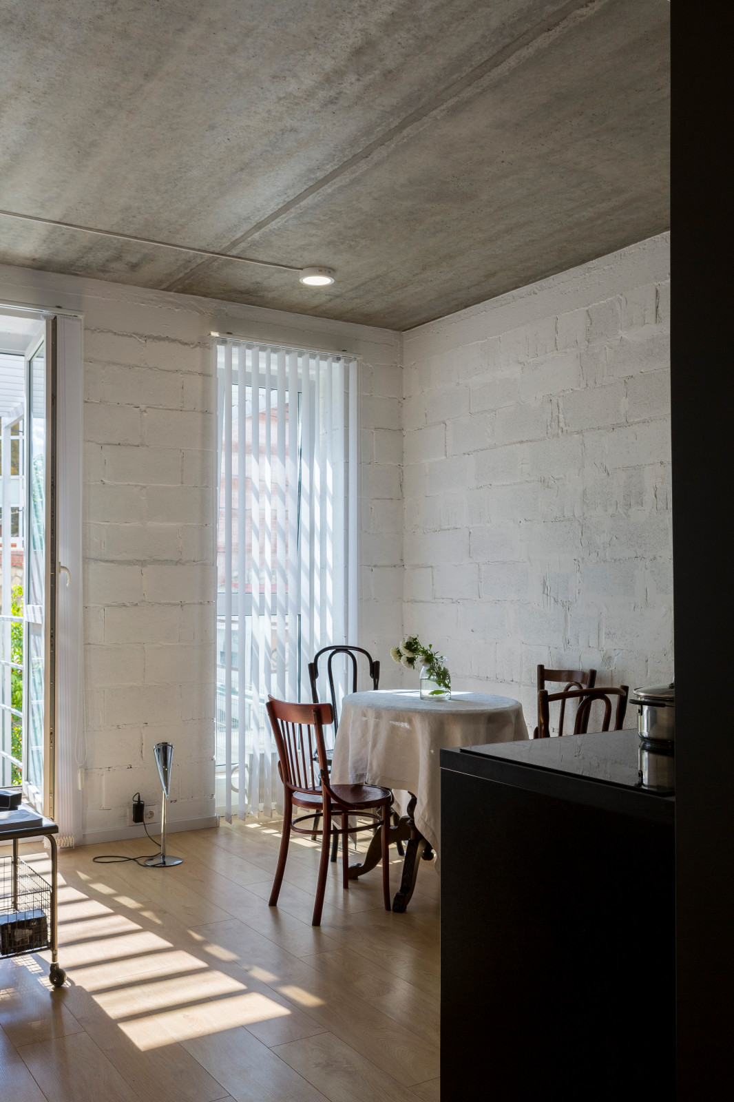 Квартира архитектора с садом и винтажной мебелью