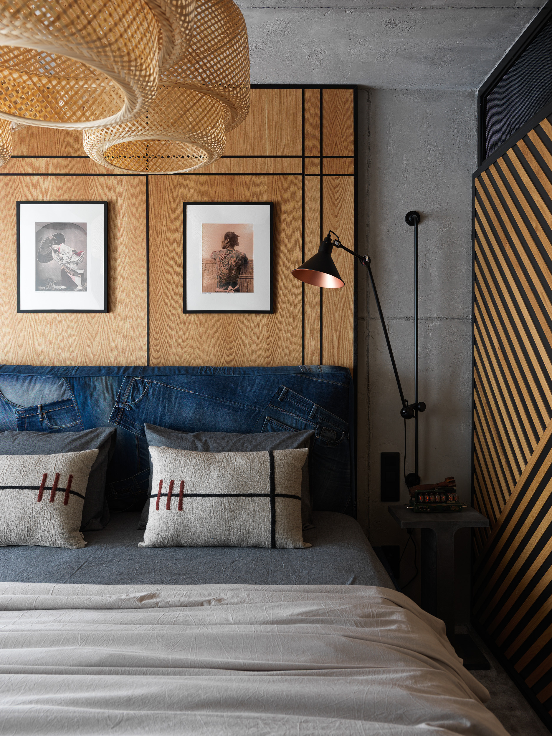 Houzz тур: Брутальная квартира с комнатой для коллекции гитар