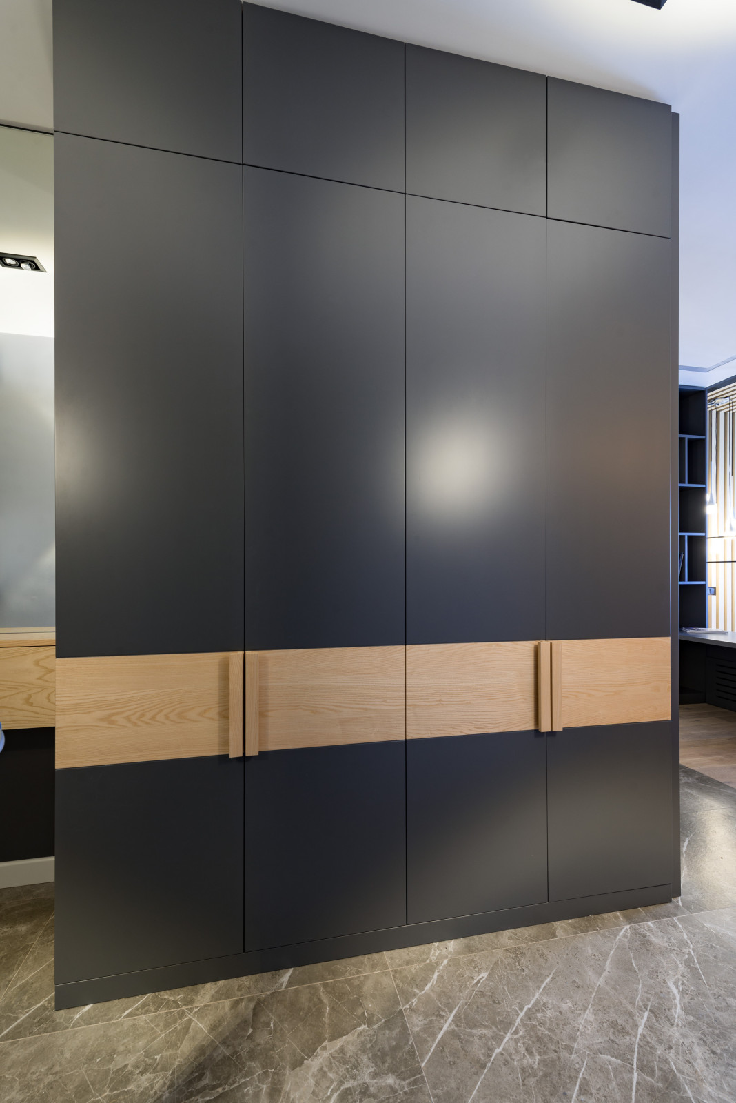 Шкафы и тумбы