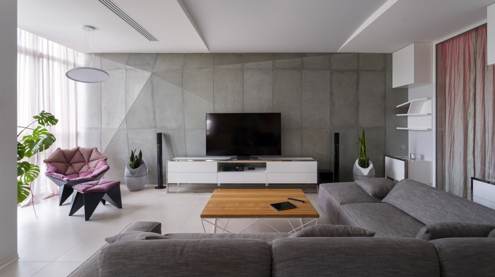 On the verge of illusion