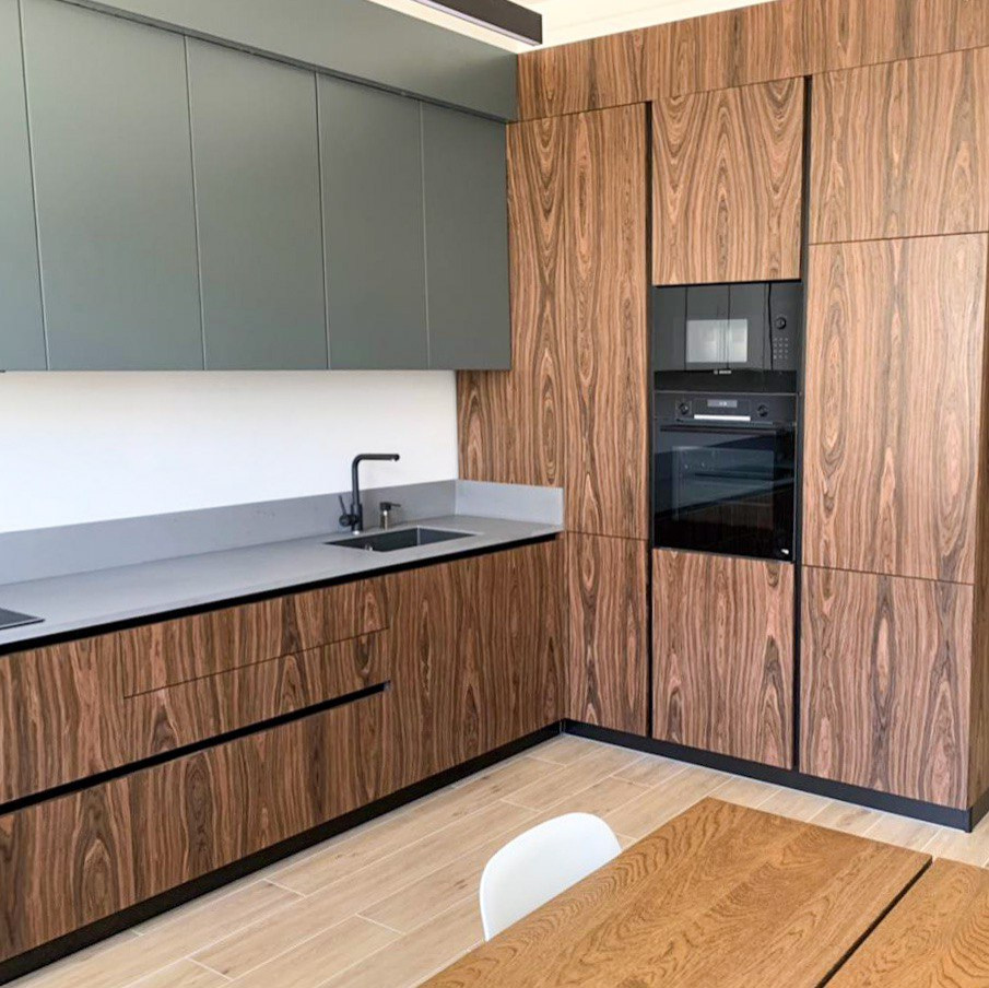 Обложка проекта: Современная кухня из шпона Палисандр