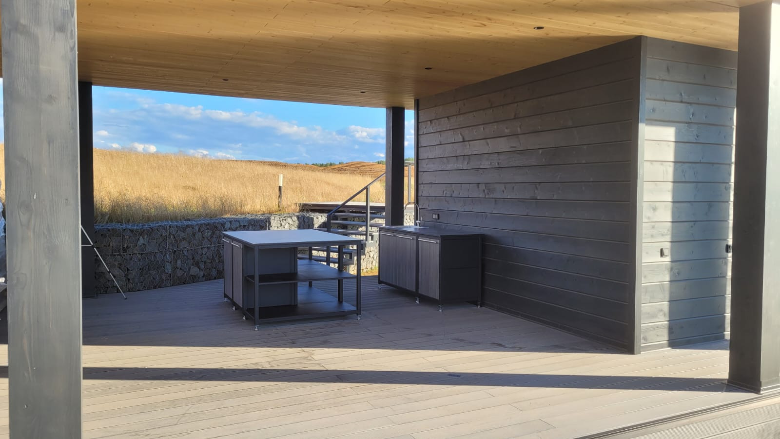 Обложка проекта: Уличная кухня на террасе у озера