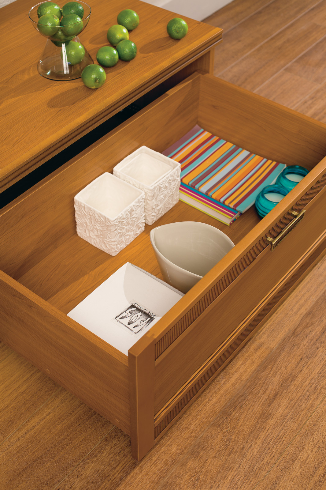 выдвижной ящик