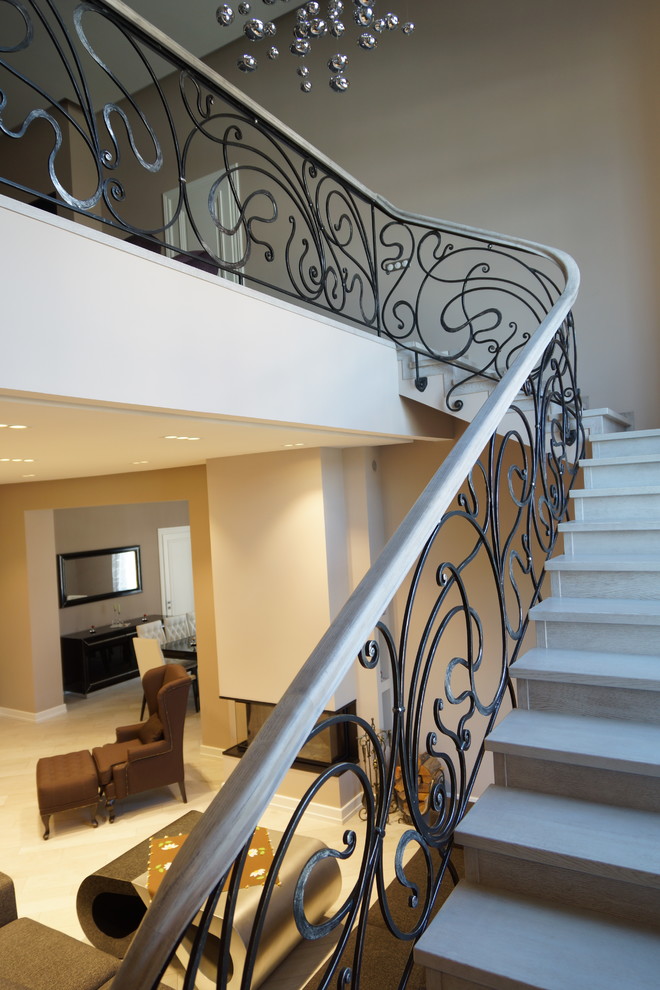 Кованное перильное ограждение в котеджном поселке Онегино