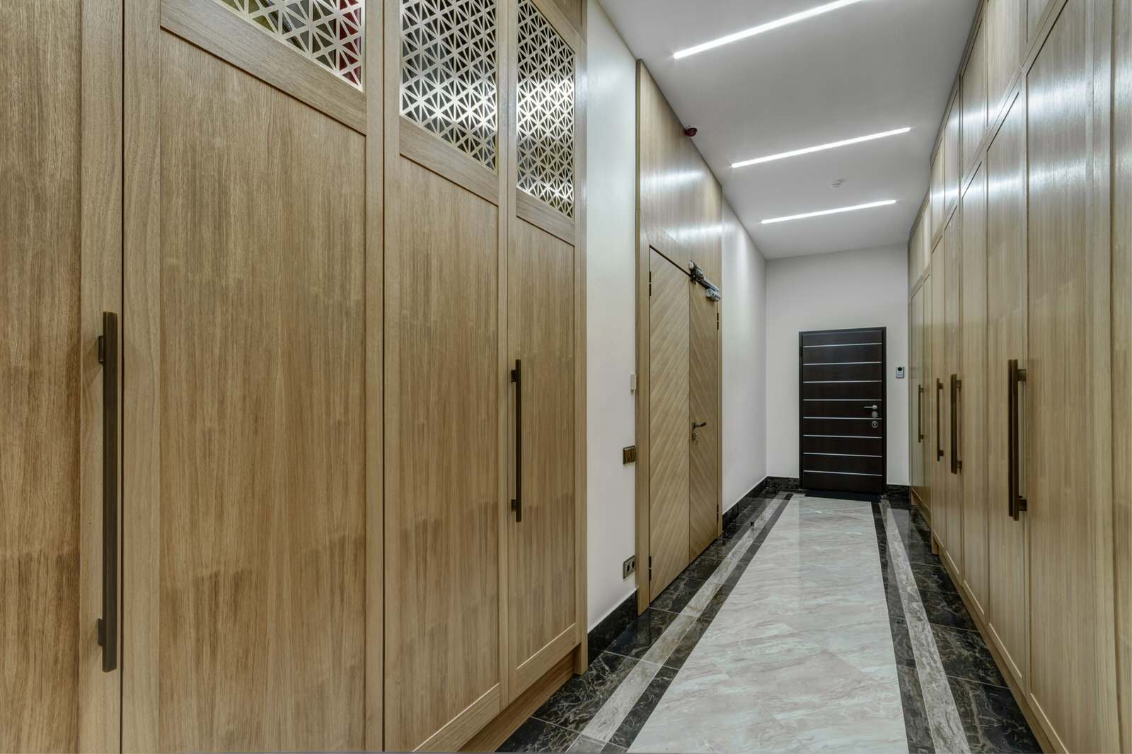 Холл в жилом доме в Москве