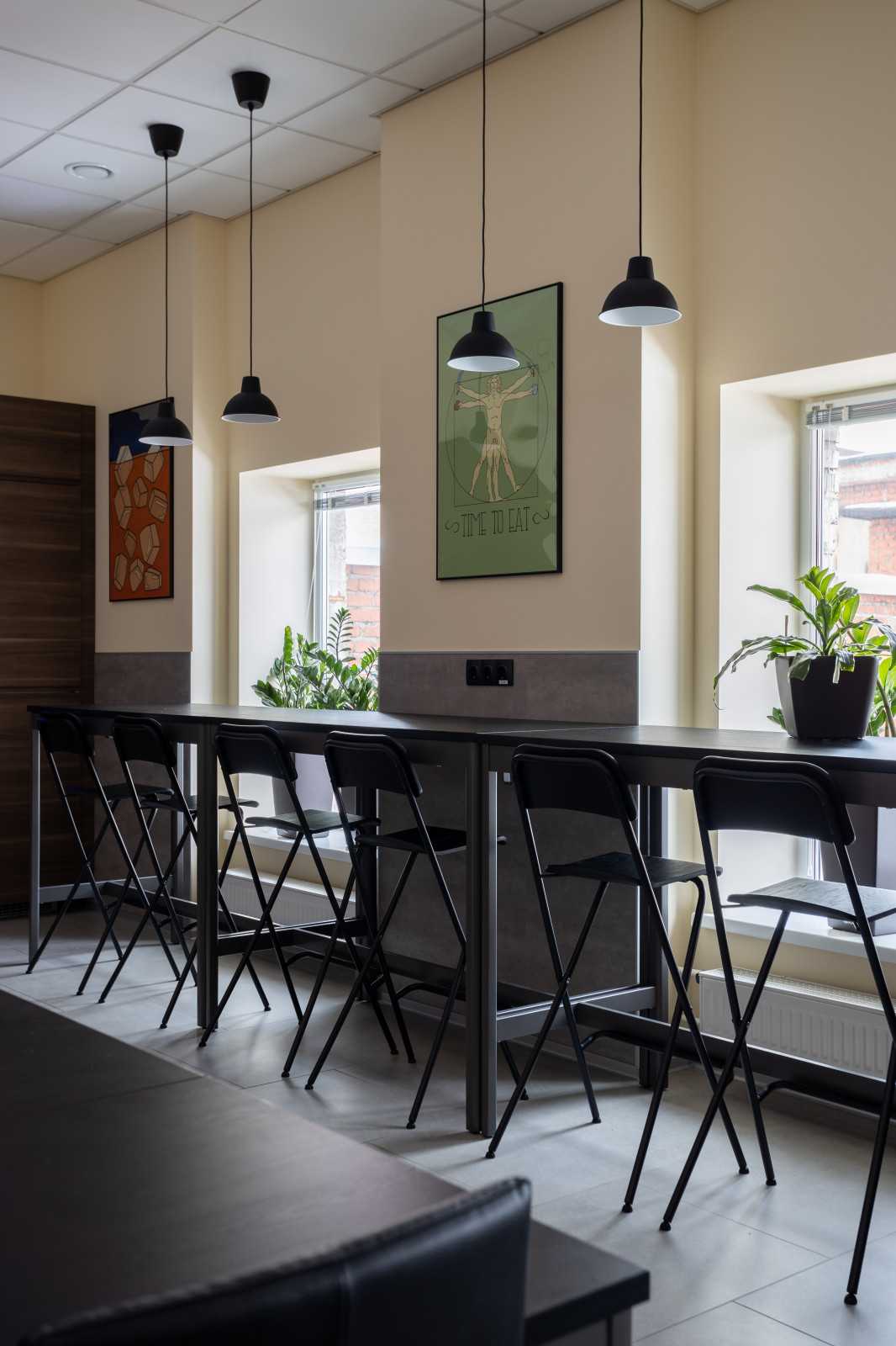 Обложка проекта: Декорирование офиса в корпоративных цветах