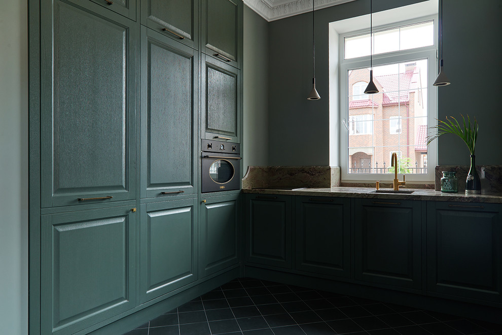 Дом в поселке Британика