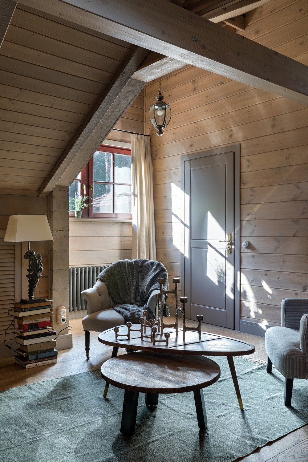 Дом в соснах