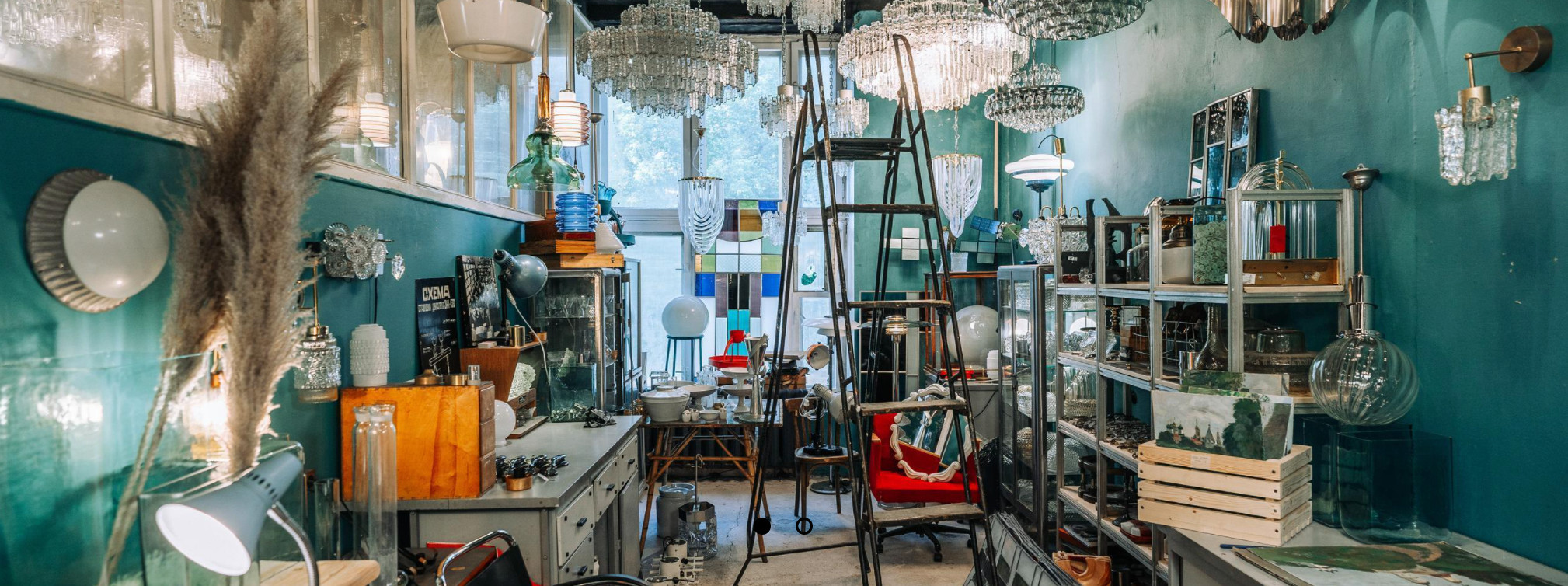 Адреса: 10 мест, куда идти за винтажным светом и мебелью