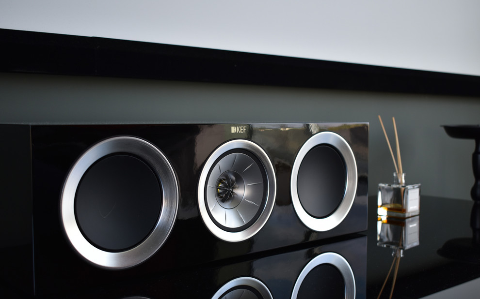 Домашний кинозал в коттедже