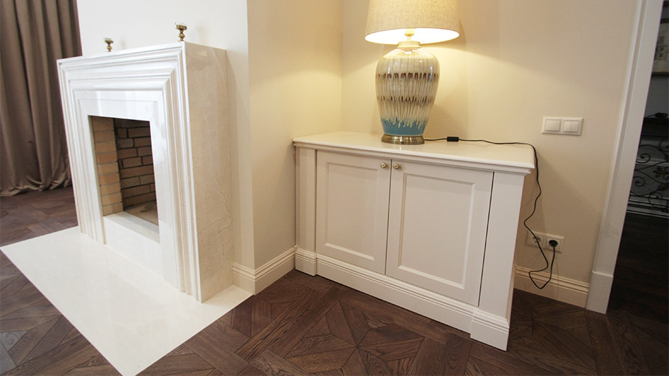 Гостиная с камином в частном доме