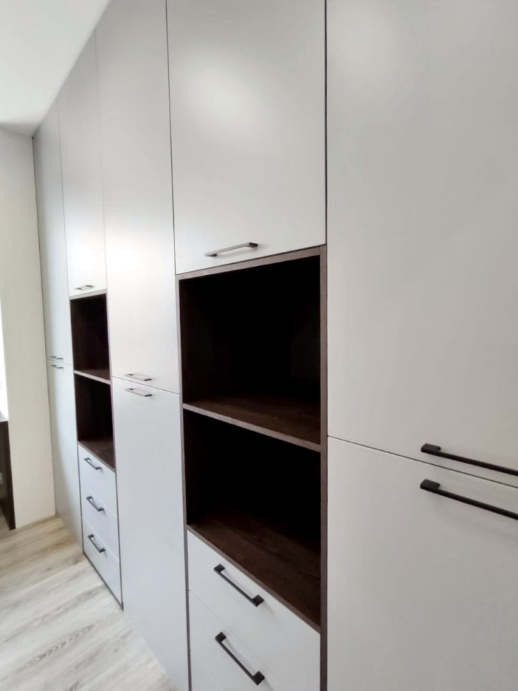 Шкаф и рабочая зона в подростковую.