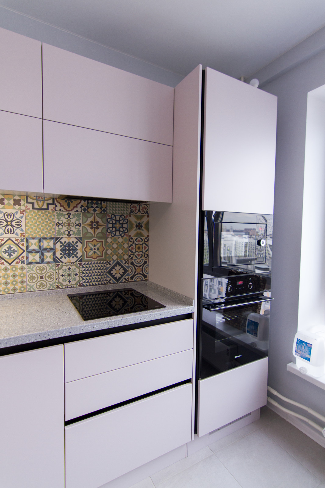 Лавадовая кухня в современном стиле