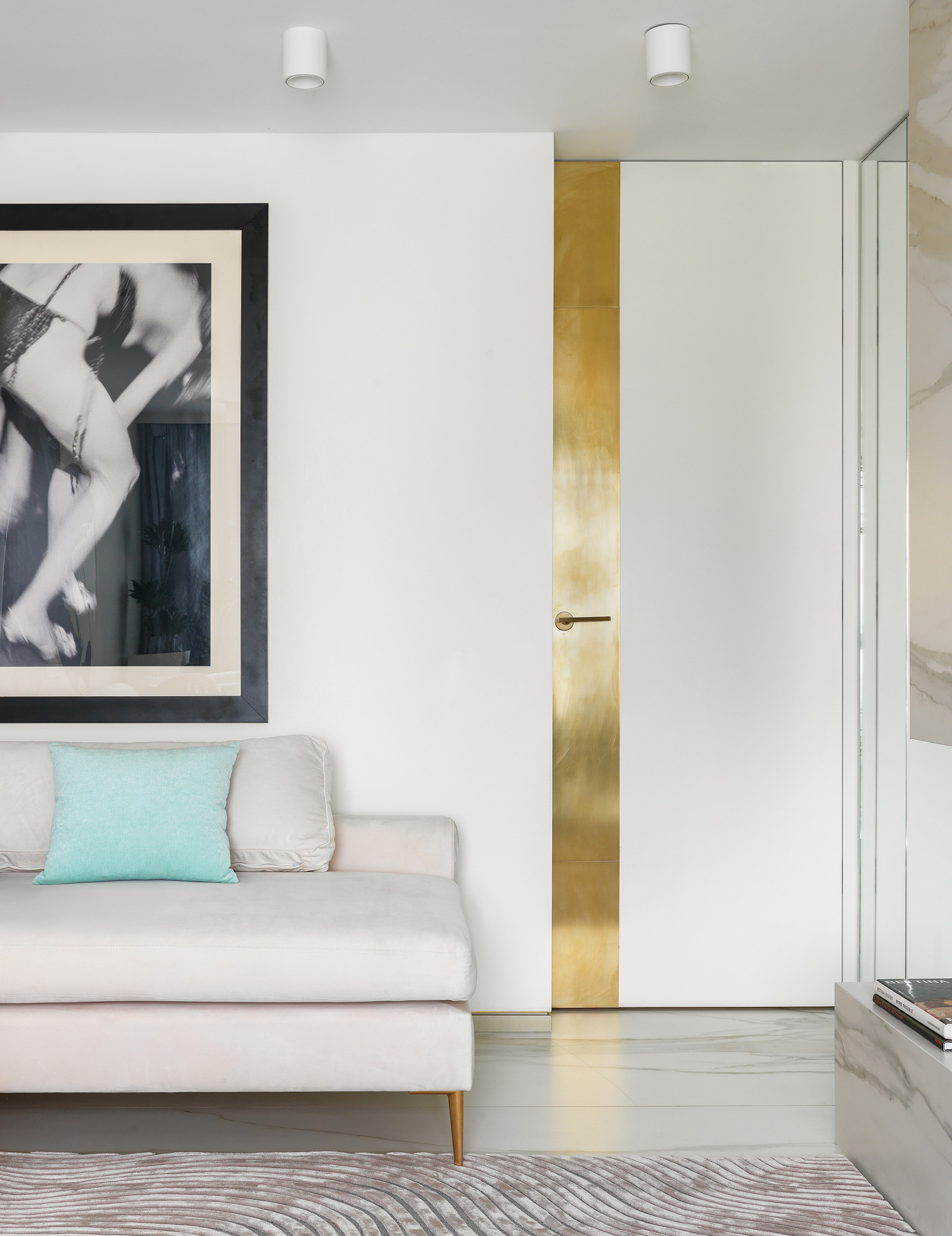 Зеркальная квартира