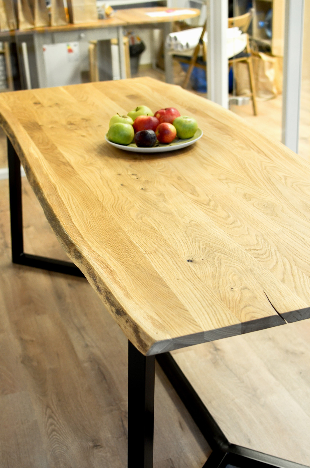 Стол в переговорку из дуба