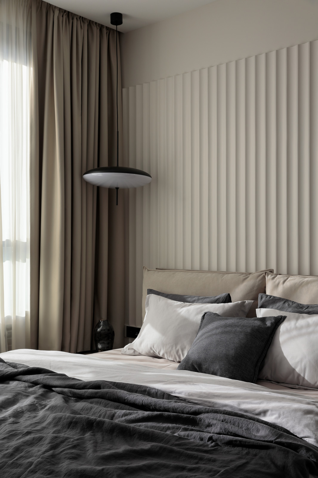 Stylish apartment with masterbedroom and home office