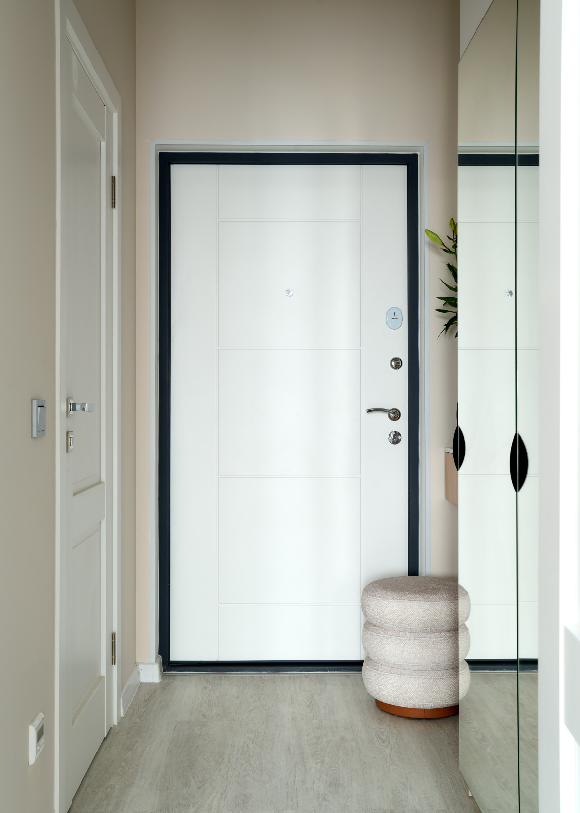 Квартира — студия по дизайн проекту Екатерины Тагировоq