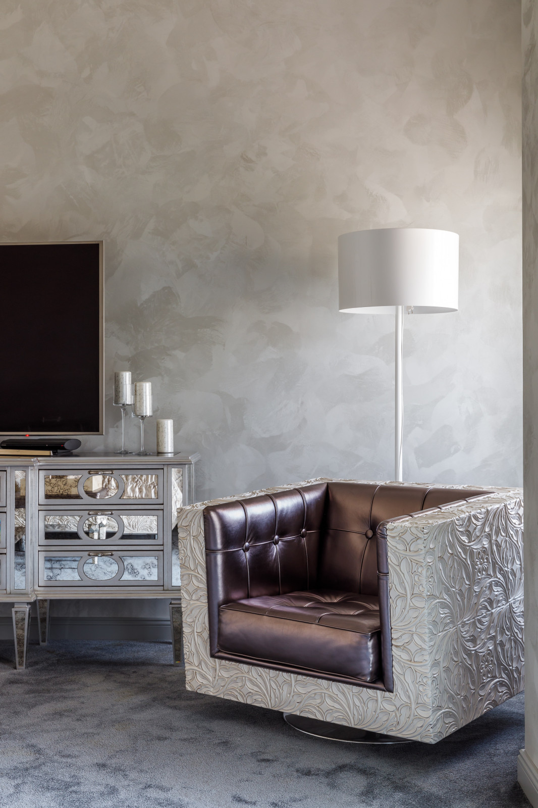 Дом с круглым окном