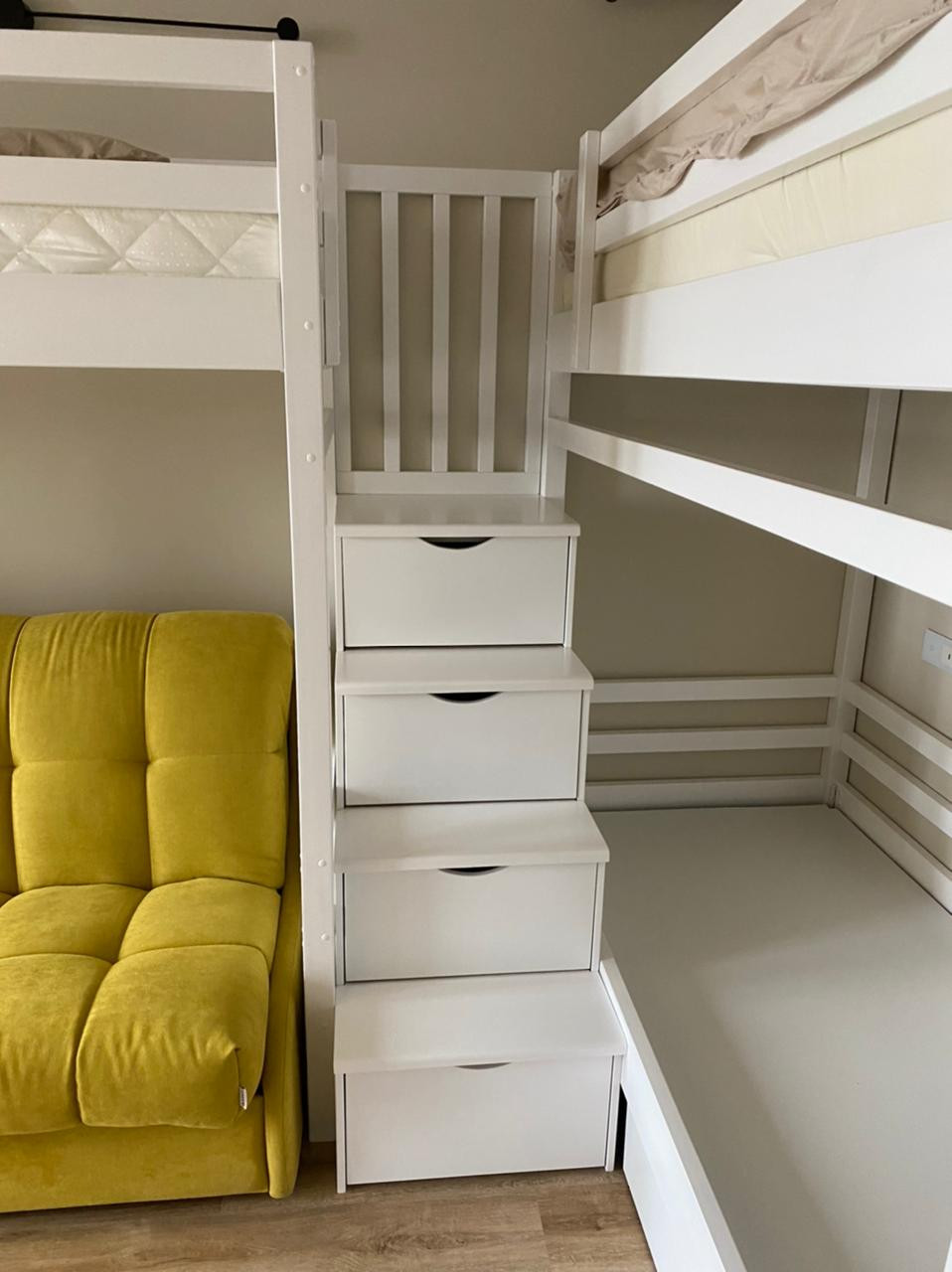 Квартира для семьи с тремя детьми "Стоун терапия"