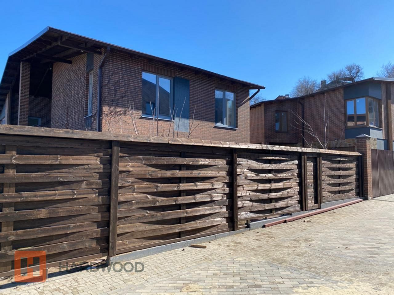 Забор плетенка из каменной древесины