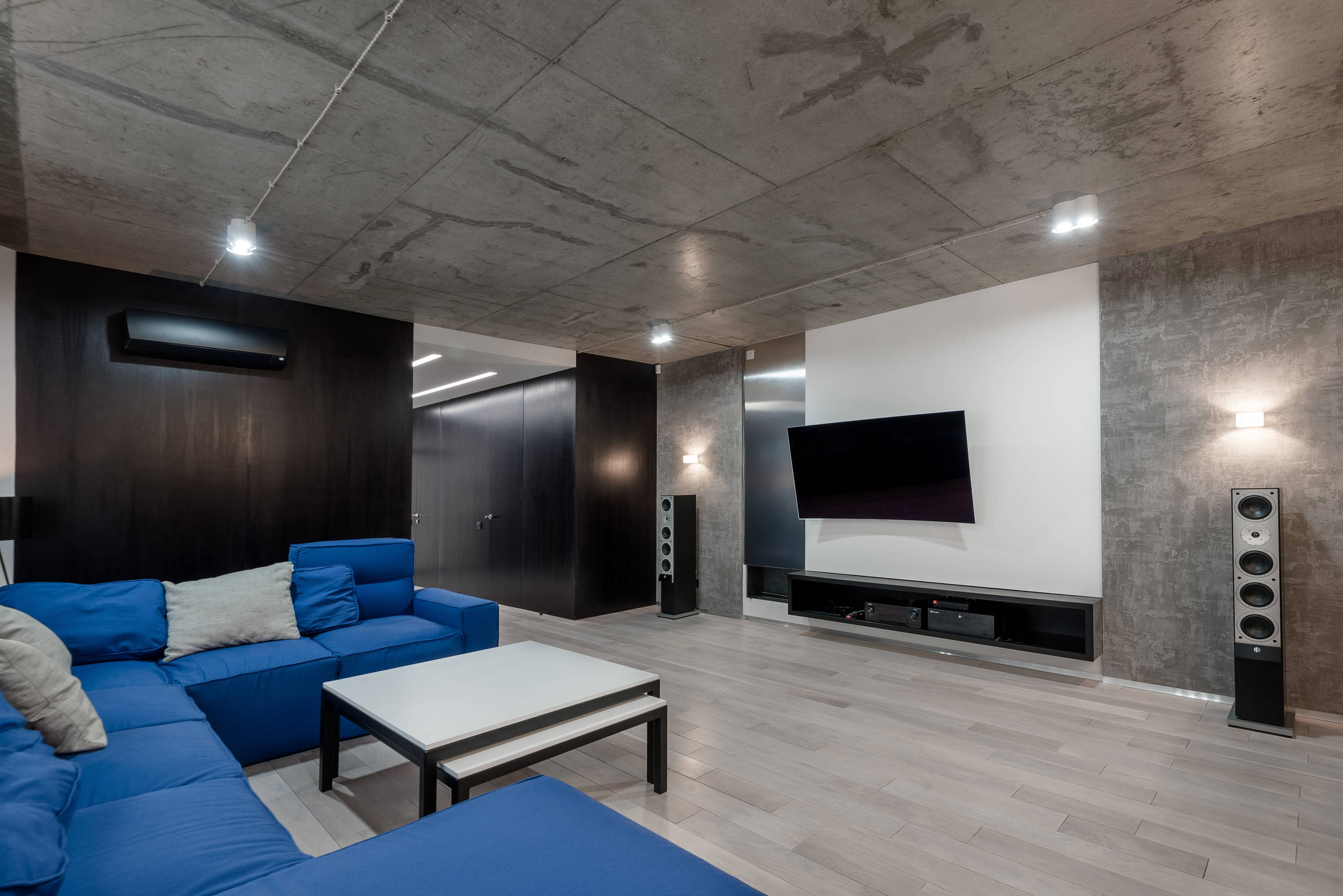 Houzz тур: Лофт с бетонным потолком в Ростове-на-Дону