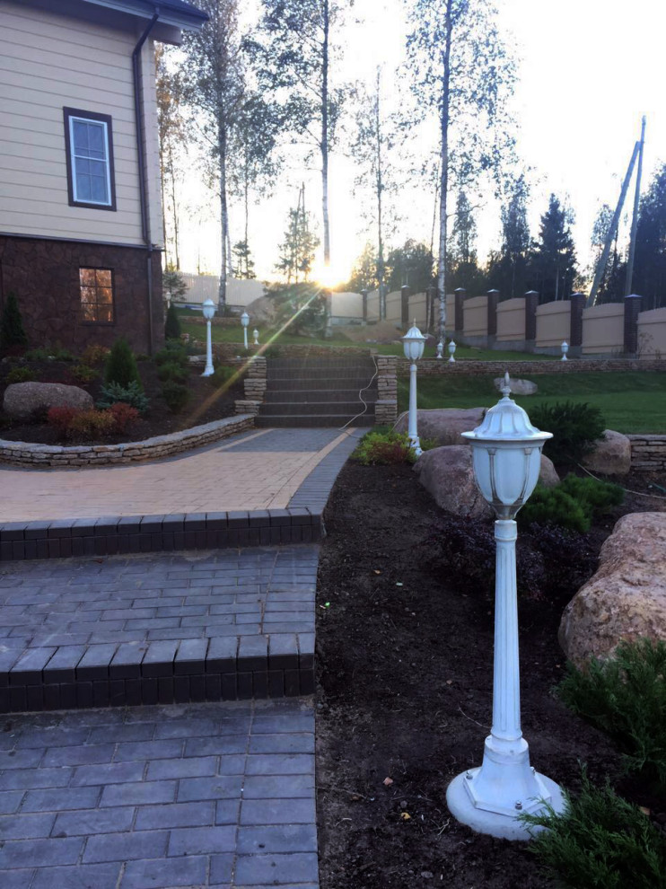 Дом из кирпича в Охтинском парке