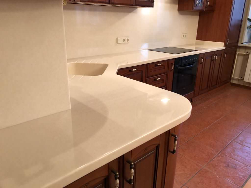 Столешница из искусственного камня