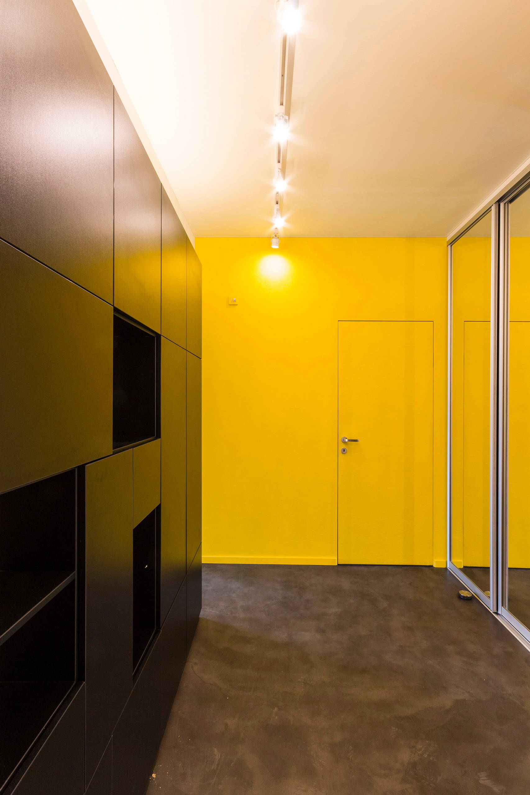 Houzz тур: Квартира с гостиной-трансформером и гамаком в детской