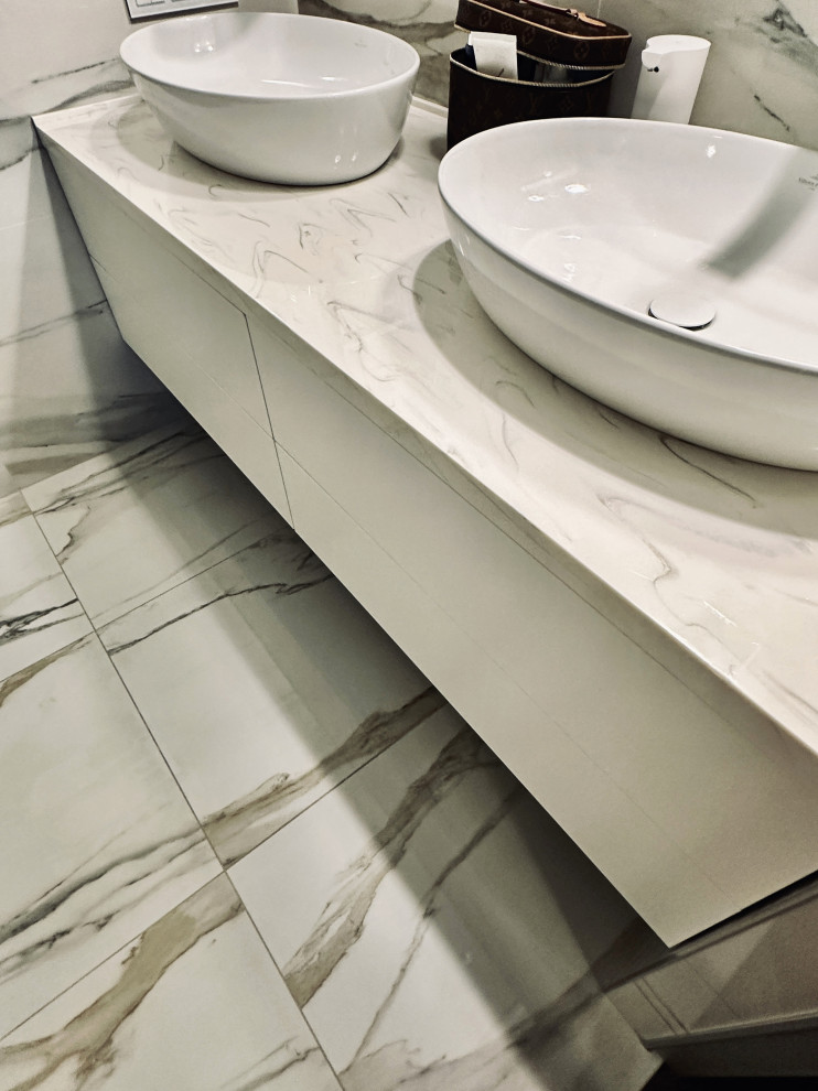 Навесная тумба в санузел.