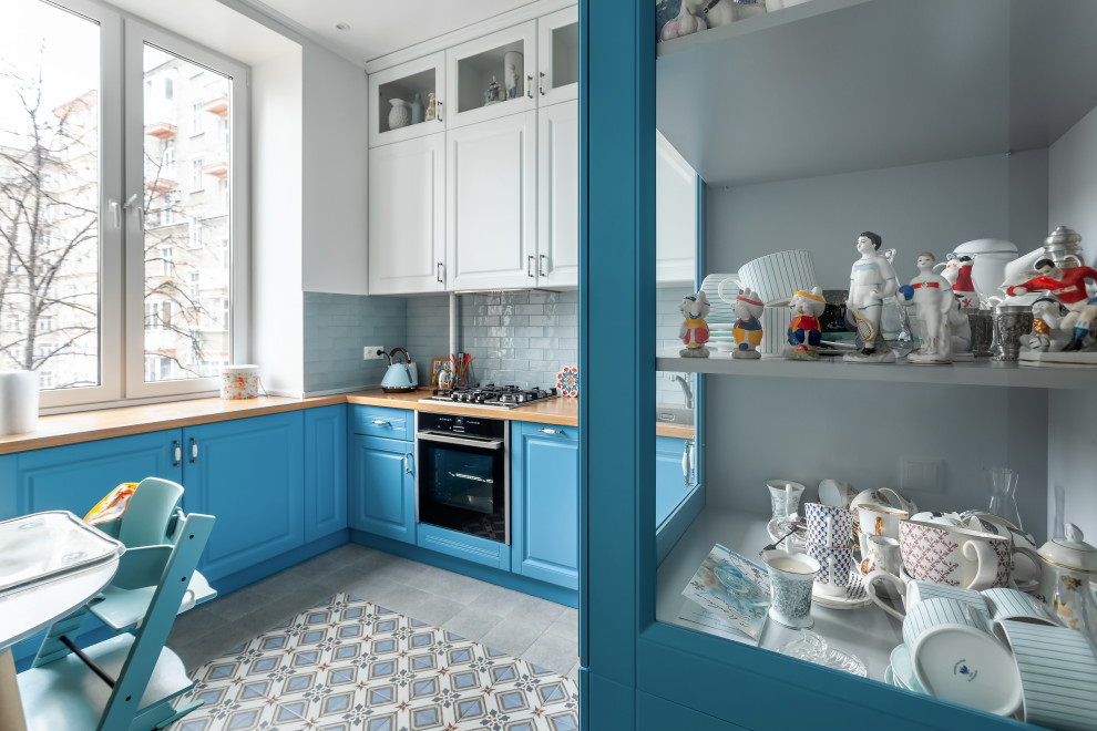 Витрина с одной прозрачной боковиной