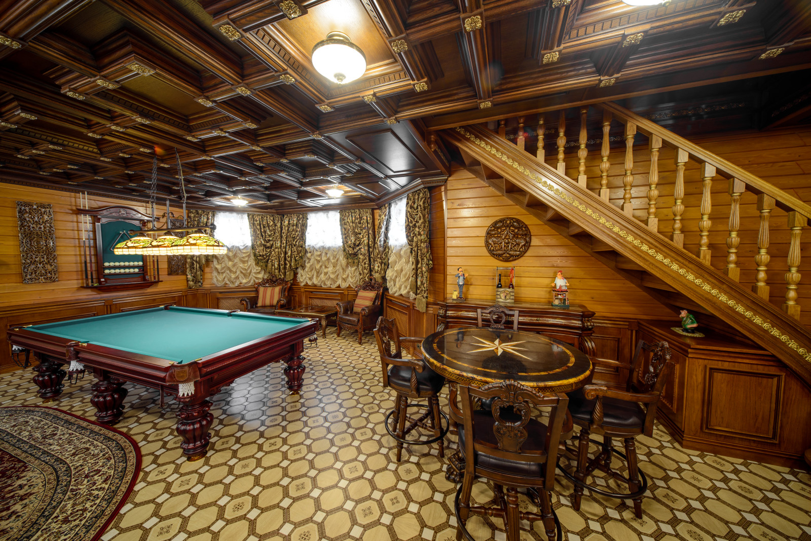 Отделка комнаты отдыха и кухни в деревянном доме