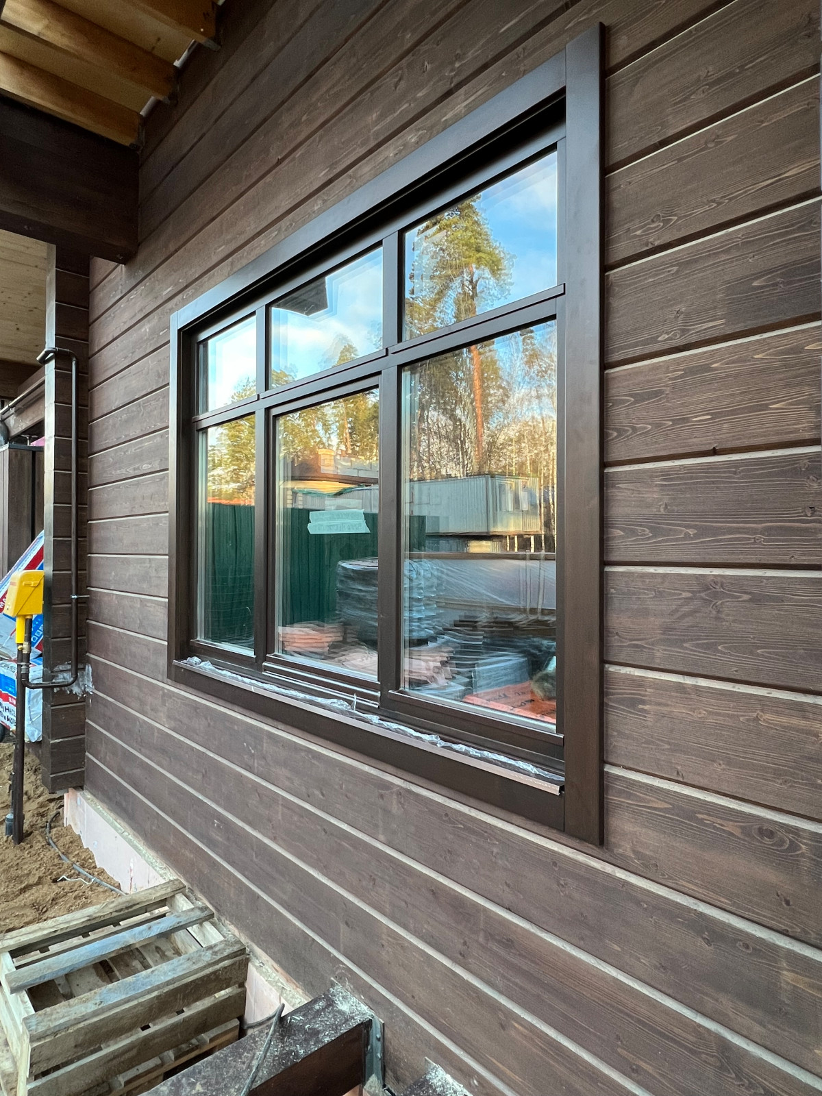 Остекление дома, веранды и гаража деревянными окна из сосны
