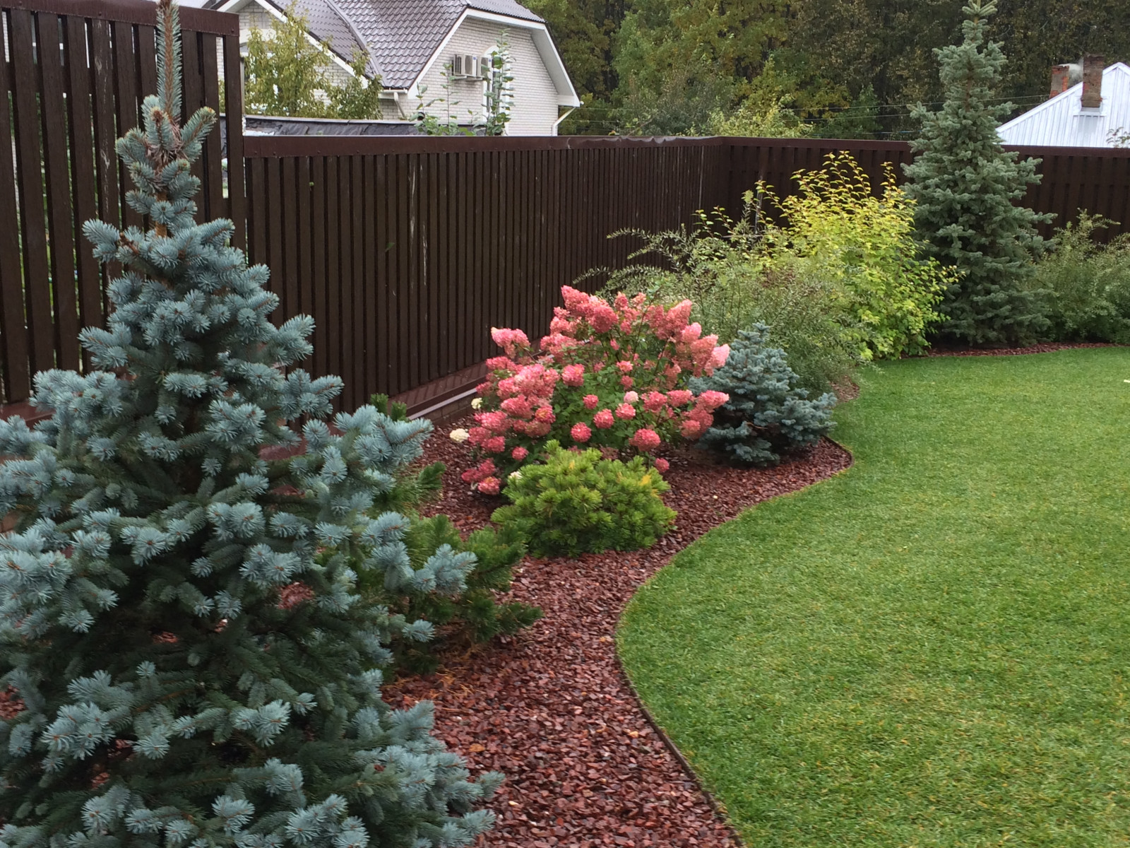 Нагорный - минималистичный сад