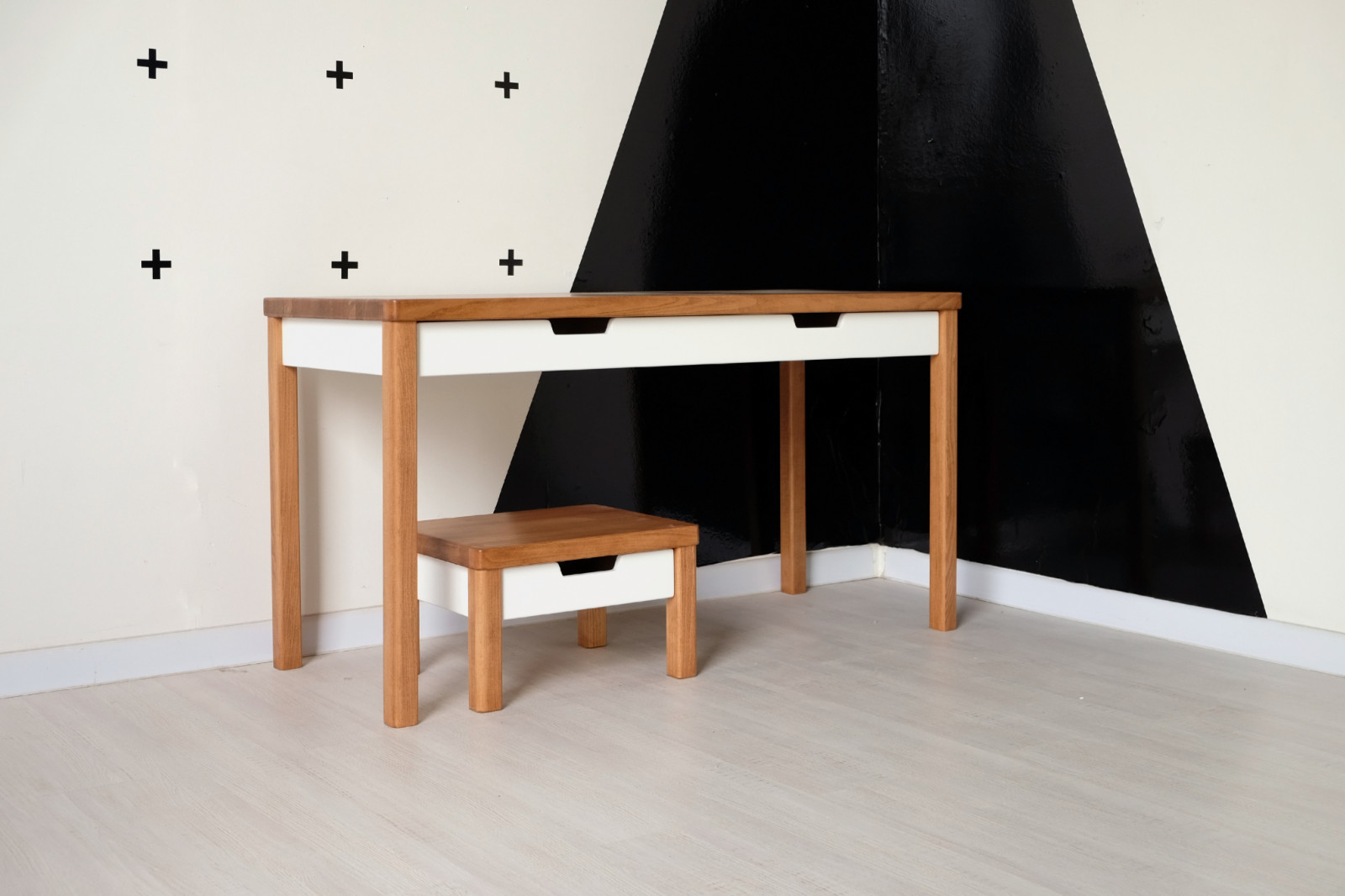 Письменный стол