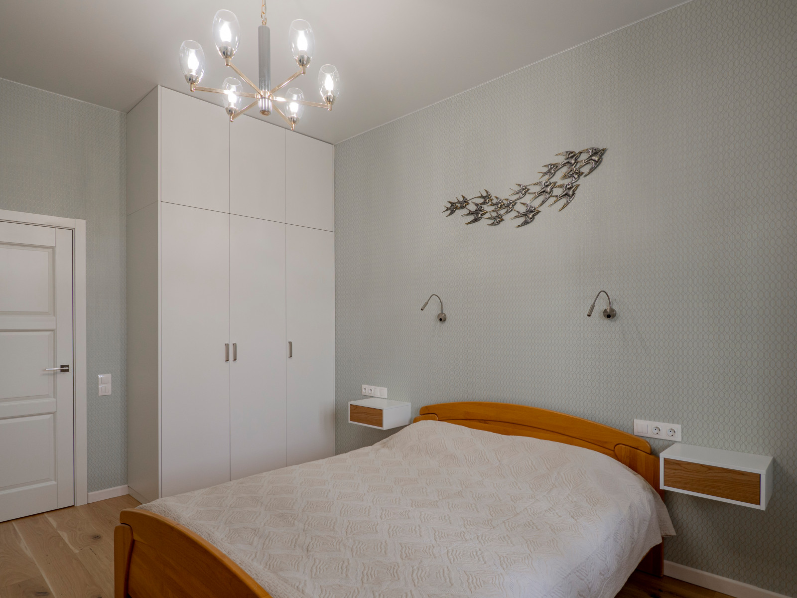 Меблировка спальни и кабинета в светло-мятном цвете